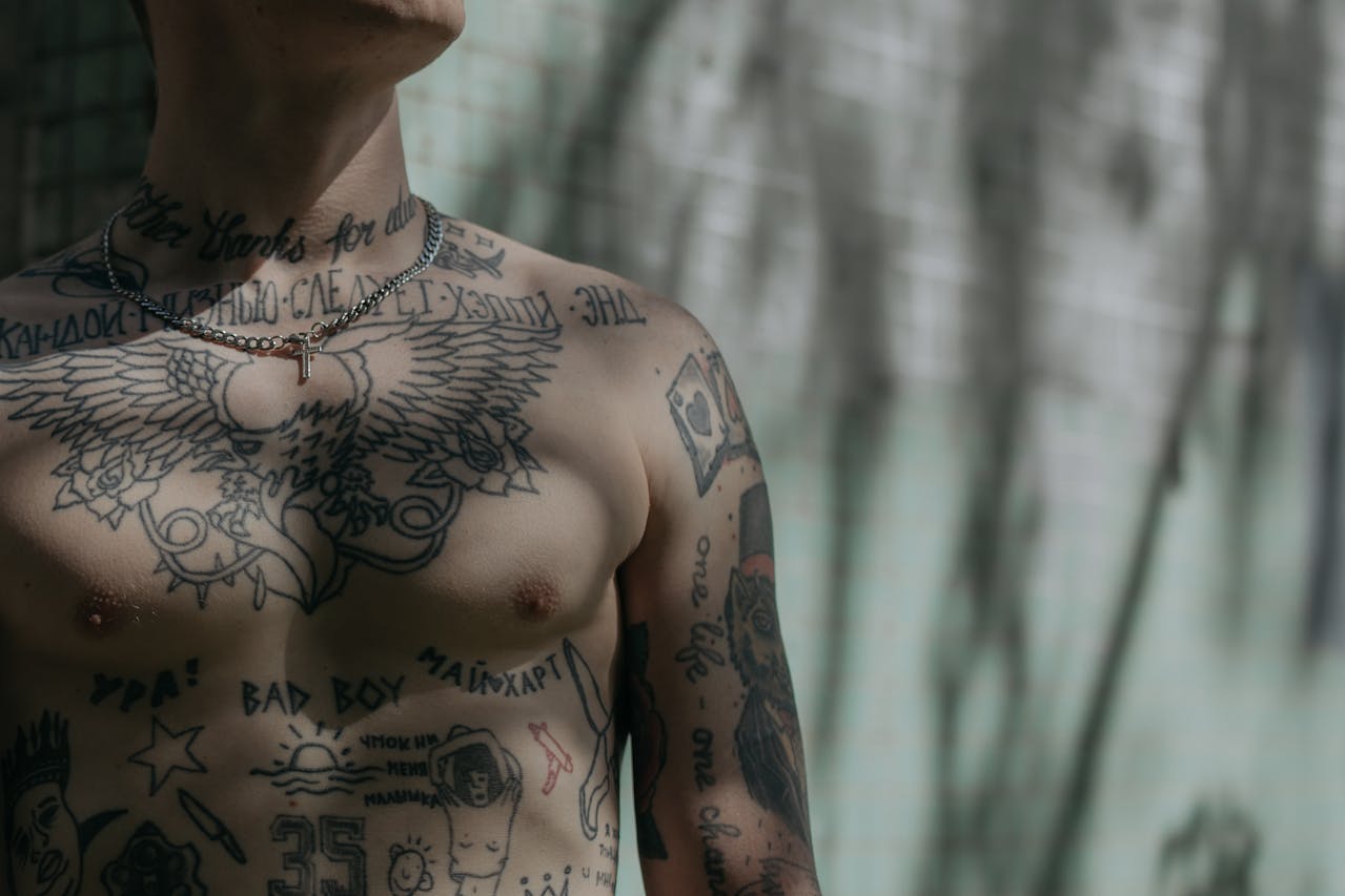 Salon tatuażu – przestrzeń sztuki ciała i indywidualności